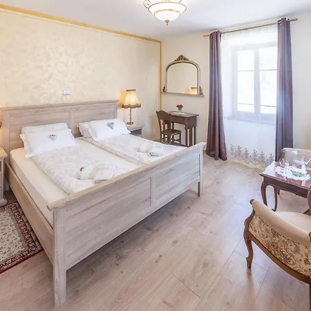 Hisa Linhart, & Restaurant Hotel