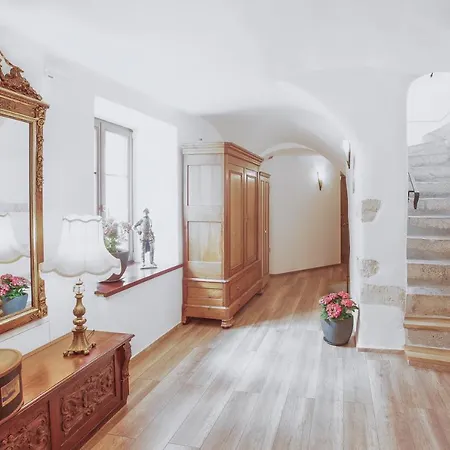 Hisa Linhart, & Restaurant Hotel Radovljica