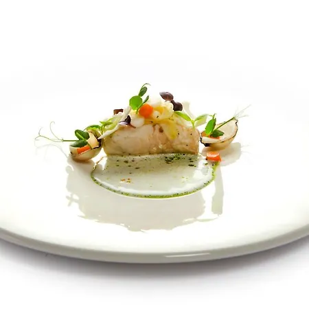 Hisa Linhart, & Restaurant 2*