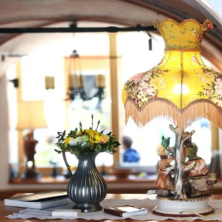 Hisa Linhart, & Restaurant 2* 라도블리차