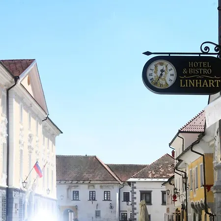 Hisa Linhart, & Restaurant