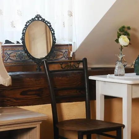 Hisa Linhart, & Restaurant Hotel 2*