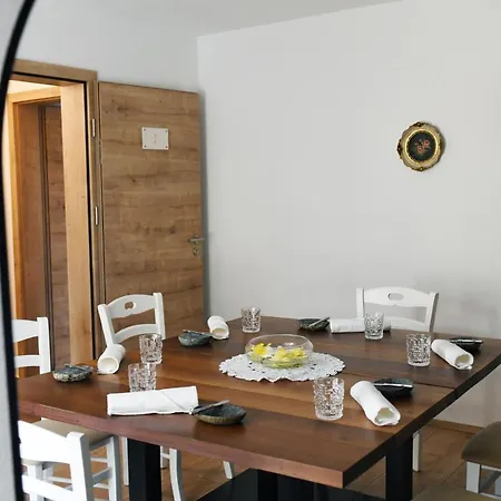 Hisa Linhart, & Restaurant 2* Radovljica