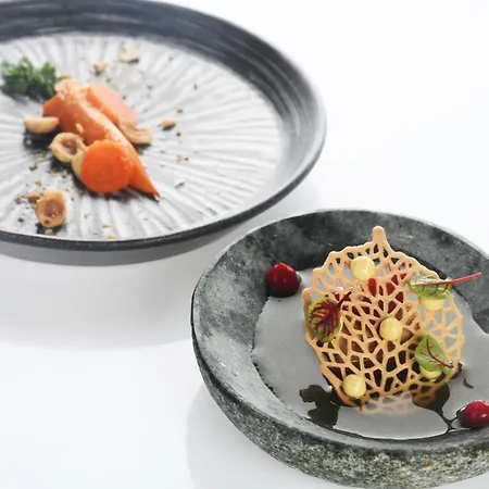 Hisa Linhart, & Restaurant Hotel Radovljica