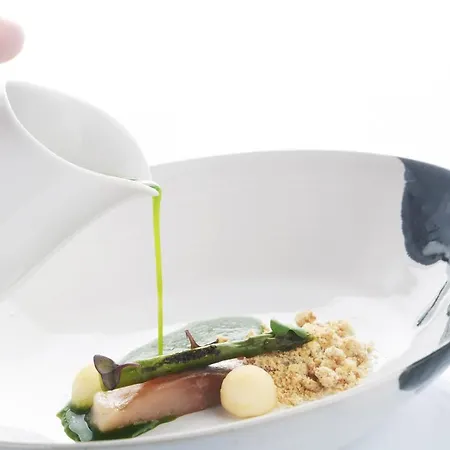 Hisa Linhart, & Restaurant 2*