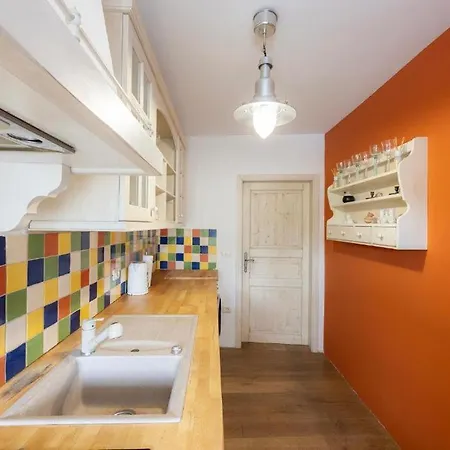 Hisa Linhart, & Restaurant ラドヴリツァ