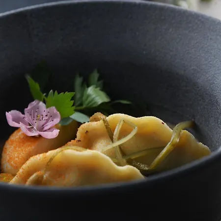 Hisa Linhart, & Restaurant Hotel 2*