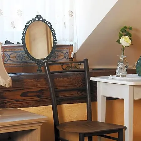 Hisa Linhart, & Restaurant Hotel Radovljica