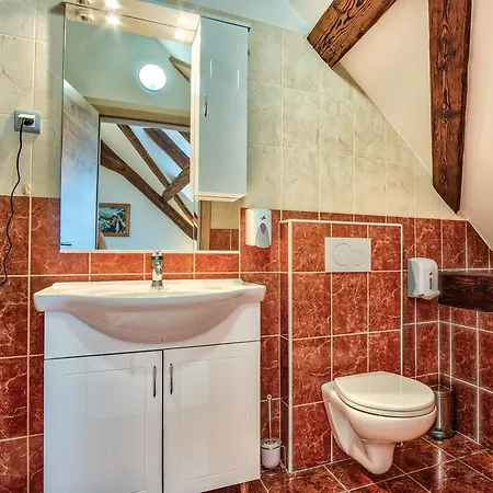 Hisa Linhart, & Restaurant 2* Radovljica