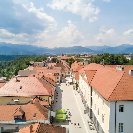 Hisa Linhart, & Restaurant ホテル