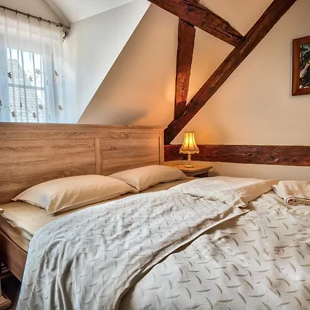 Hisa Linhart, & Restaurant Hotel 2*