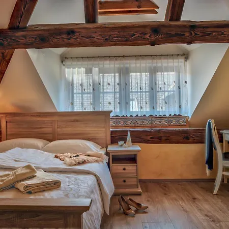 Hotel Hisa Linhart, & Restaurant Radovljica