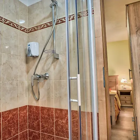 Hotel Hisa Linhart, & Restaurant 2*