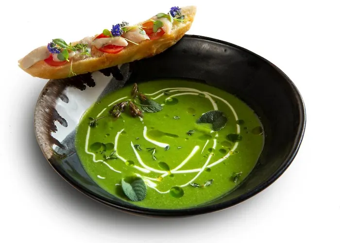 Hisa Linhart, & Restaurant Hotel Radovljica