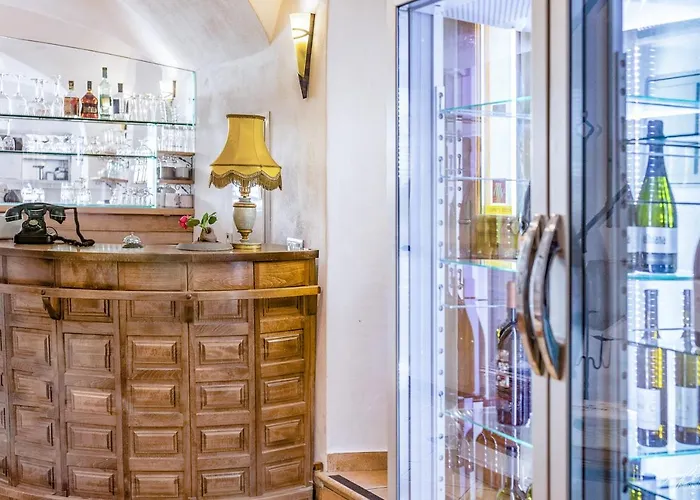 Hisa Linhart, & Restaurant Hotel Radovljica