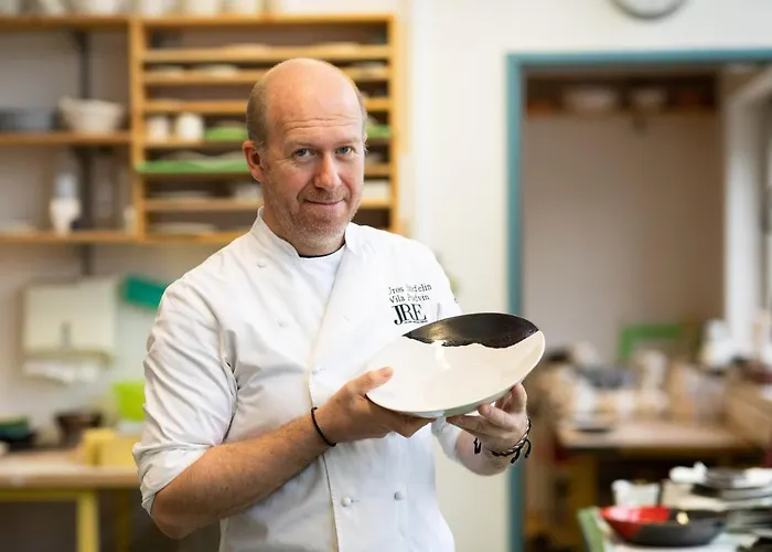 Hisa Linhart, & Restaurant