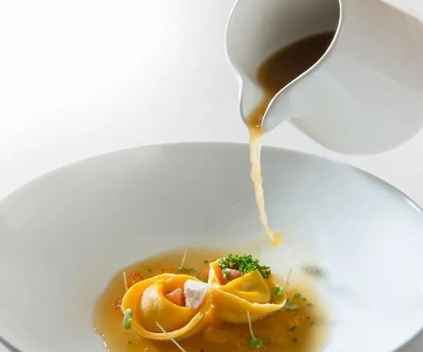 Hisa Linhart, & Restaurant Hotel 2*