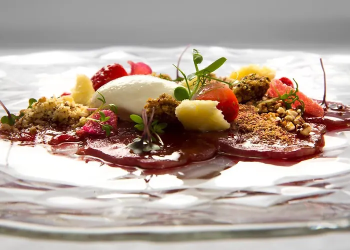 Hisa Linhart, & Restaurant