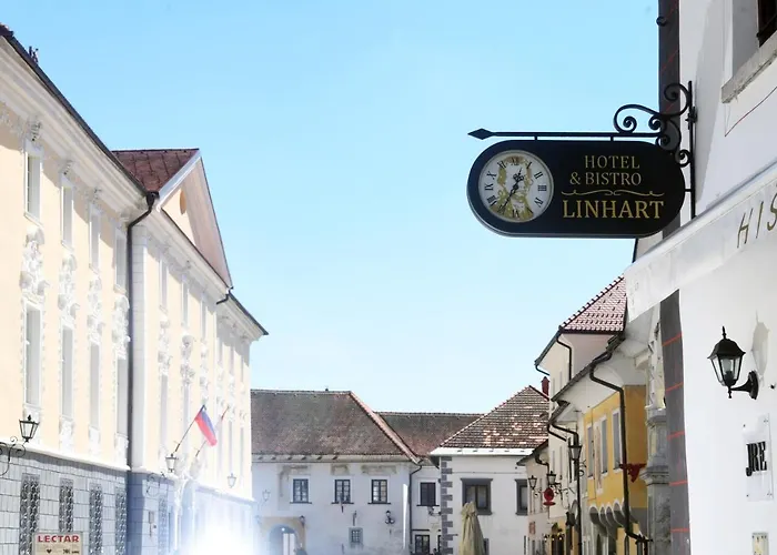 Hisa Linhart, & Restaurant