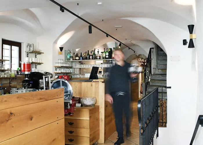 Hisa Linhart, & Restaurant Hotel