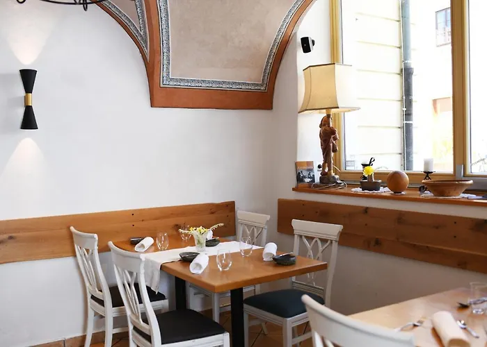 Hisa Linhart, & Restaurant Hotel 2*