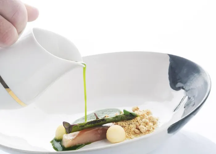 Hisa Linhart, & Restaurant 2*