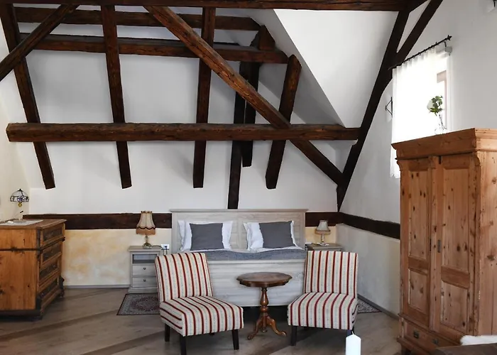 Hisa Linhart, & Restaurant Hotel Radovljica