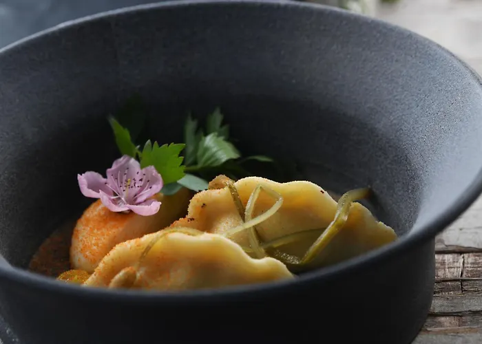 Hisa Linhart, & Restaurant فندق 2*