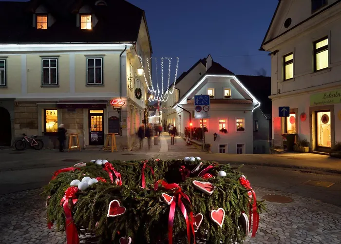 Hisa Linhart, & Restaurant