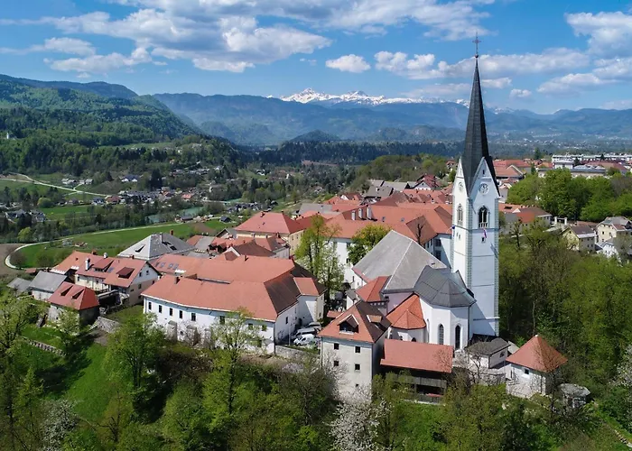 Hisa Linhart, & Restaurant 2*