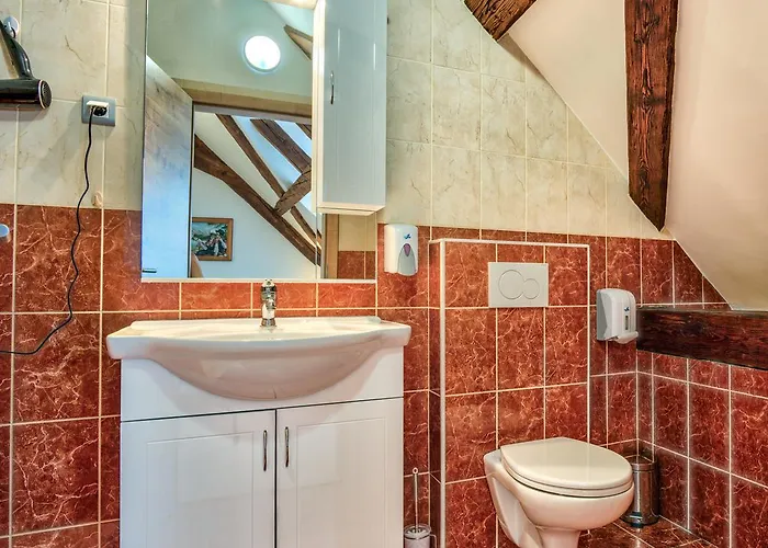 Hisa Linhart, & Restaurant 2* Radovljica