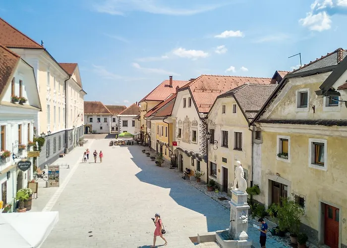 Hisa Linhart, & Restaurant 2* Radovljica